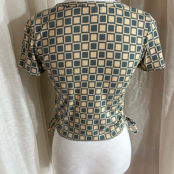 Pie in the Sky retro looking crop top with side cords to adjust length - Picture 2 of 6